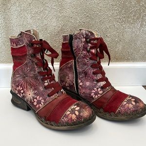 ROVERS red printed leather patch boots 39 8 1/2